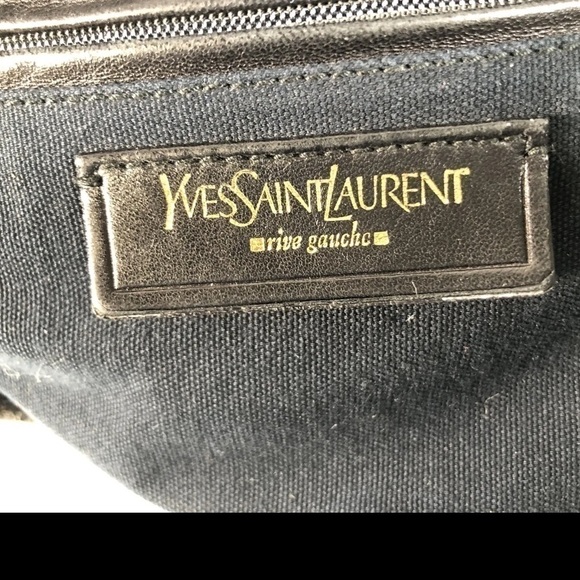 YVES SAINT LAURENT
Leather Medium Besace Flap metallic silver - Picture 9 of 11